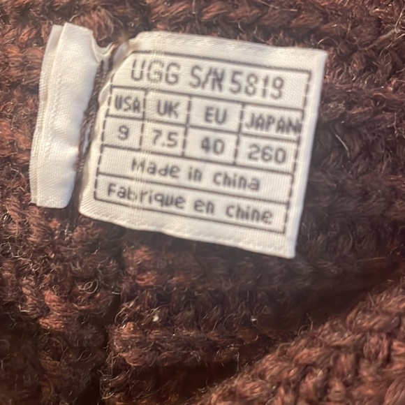 Ugg Classic Carry II Knit Boot - Picture 2 of 7